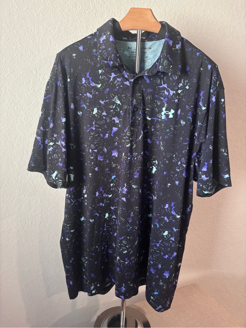 Under Armour Playoff Golf Polo Men’s XL Black Purple Teal Floral Print Loose